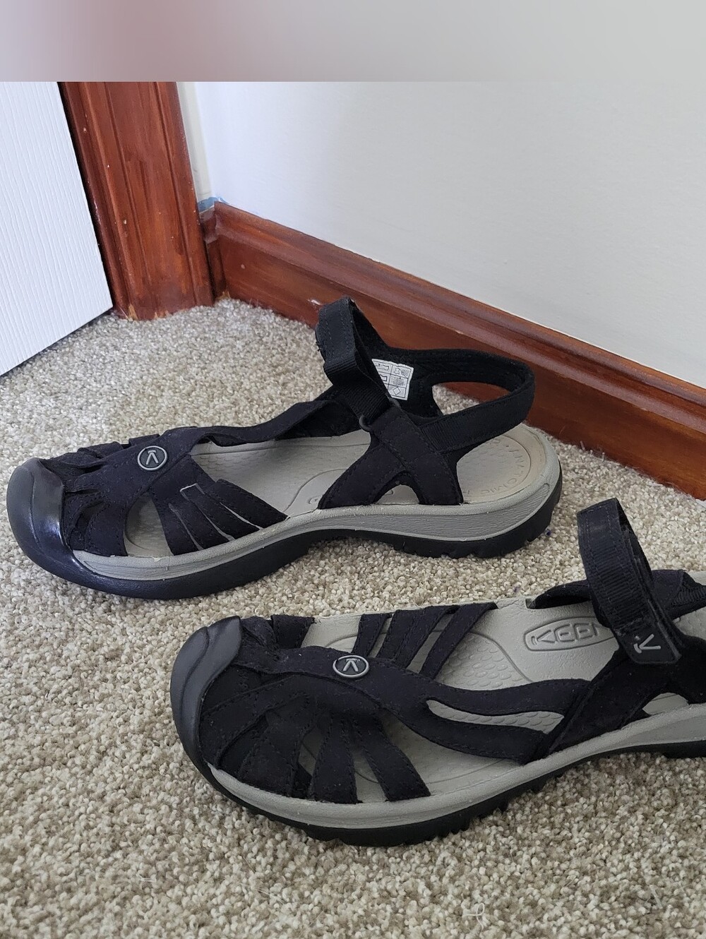 KEEN Women's Rose Adventure Fisherma Sandals in Black & Gray, Size 9.5